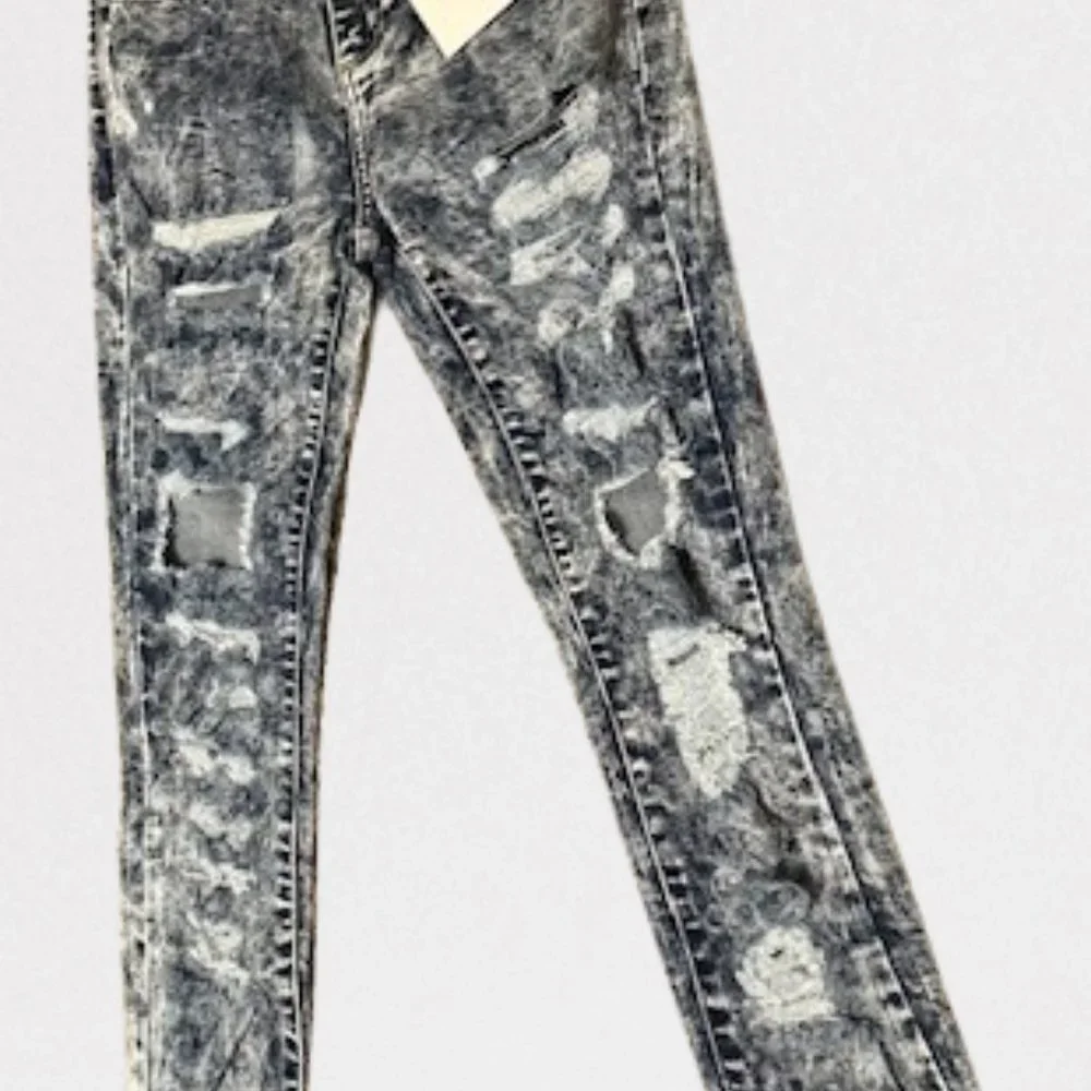 Cello High Waist Distressed Acid Wash Shredded Jeans  (2)  4095   NWT Boutique - Picture 3 of 8